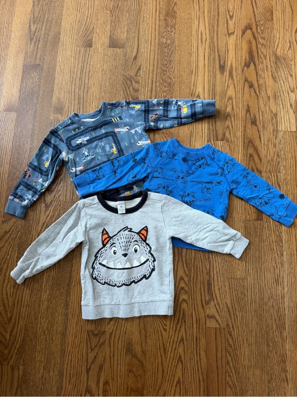 Carter’s graphic sweatshirt bundle, size 2T